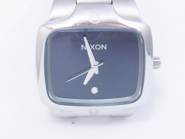 実際に弊社で買取させて頂いたNIXON/ニクソン PLAYER/プレイヤー クオーツ腕時計 A140-000の画像 1枚目