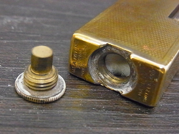 実際に弊社で買取させて頂いたDUNHILL ビンテージ スイス製 ローラライト オイルライターの画像 6枚目