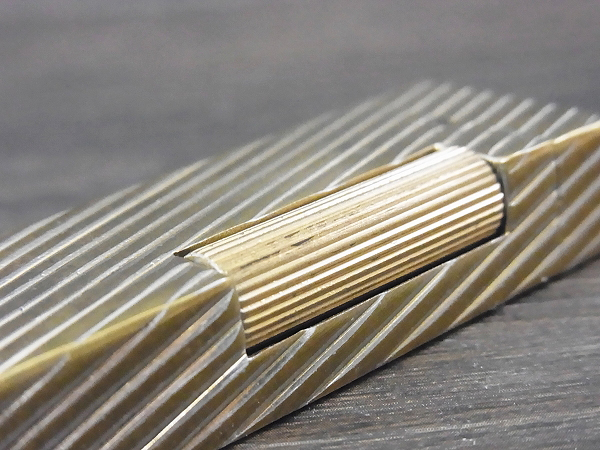 実際に弊社で買取させて頂いたdunhill/ダンヒル 1950年代 ビンテージ オイルライター 金貼りの画像 3枚目