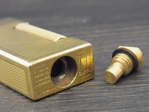 実際に弊社で買取させて頂いたdunhill/ダンヒル ヴィンテージ オイルライター ゴールドの画像 3枚目