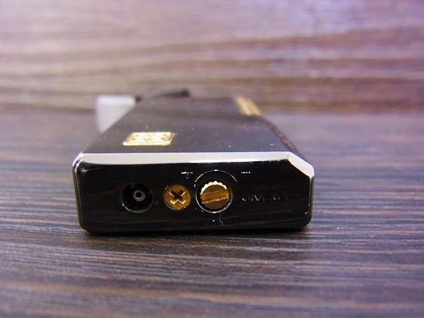 実際に弊社で買取させて頂いたGIVENCHY/ジバンシー フリントガスライター ブラック×ゴールドの画像 4枚目