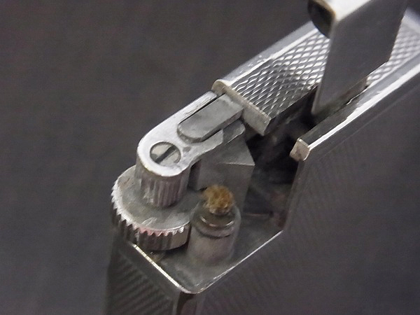 実際に弊社で買取させて頂いたdunhill/ダンヒル ロンドン SWITZERLAND製 オイルライター の画像 1枚目