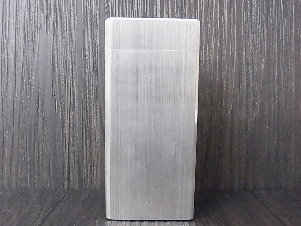 実際に弊社で買取させて頂いたGIVENOHY/ジバンシィ ローラ式ガスライター 四角/シルバーの画像 2枚目