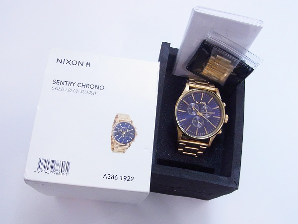 実際に弊社で買取させて頂いたNIXON/ニクソン SENTRY CHRONO ゴールド×ネイビー/A386 1922の画像 7枚目