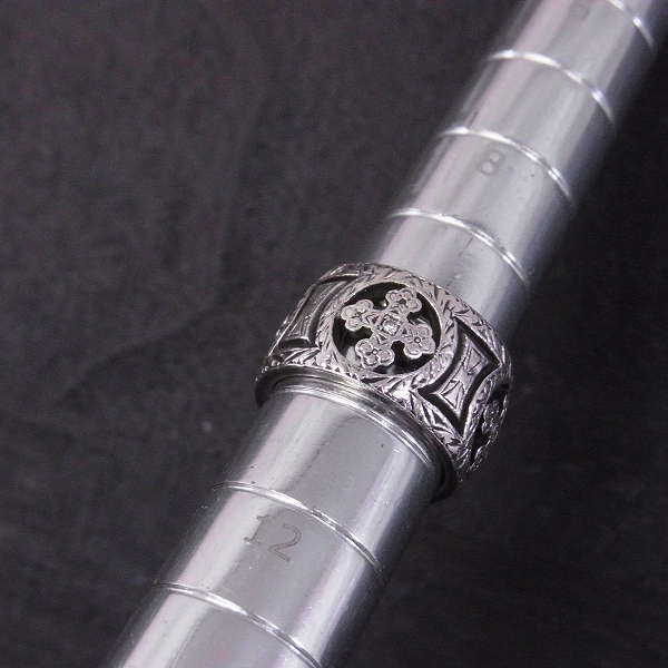 実際に弊社で買取させて頂いた【証明書】Loree Rodkin/ローリーロドキン エングレイブド ワイドバンド w/4 ストーンズ エッチング ゴシック クロス リング 10.5号の画像 4枚目