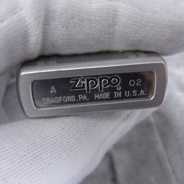 実際に弊社で買取させて頂いたZIPPO/ジッポー ZERO HALLIBURTON/ゼロハリ アタッシュケースライター 2002年製の画像 4枚目