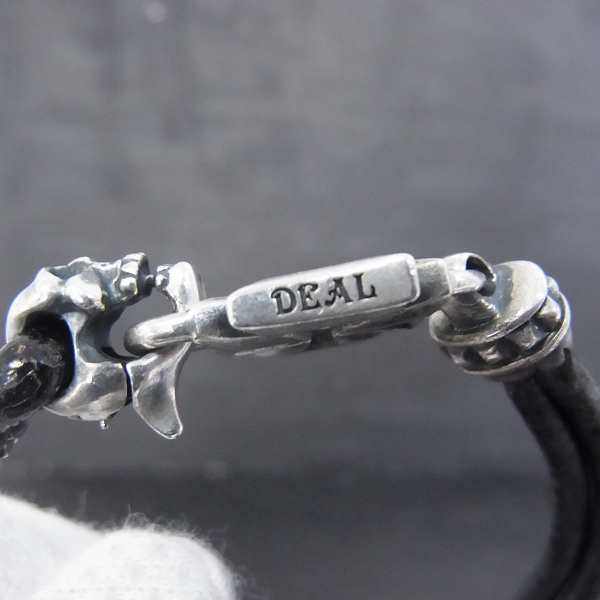 実際に弊社で買取させて頂いたDEAL DESIGN/ディールデザイン ファングド スカル レザーブレスレットの画像 2枚目