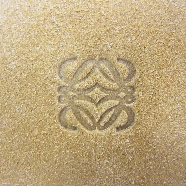 実際に弊社で買取させて頂いたLOEWE/ロエベ 二つ折り スエードレザー 財布の画像 5枚目