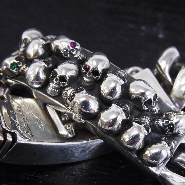 実際に弊社で買取させて頂いた【1点物/ギャラ付】STANLEY GUESS/スタンリーゲス ダブルIDウッドインレイドマルチスカル＆クラシックリンクブレスレットw/ストーンアイズの画像 4枚目