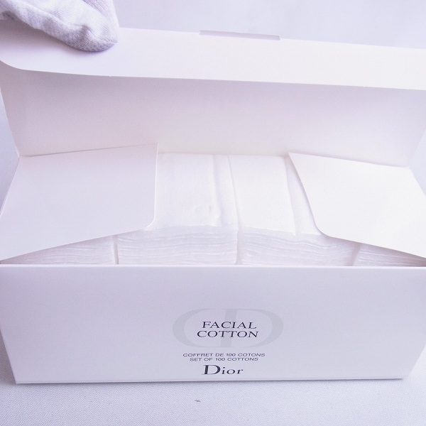 実際に弊社で買取させて頂いたChristian Dior/クリスチャンディオール リップグロス/アイシャドウ/コットン他 9点SETの画像 1枚目