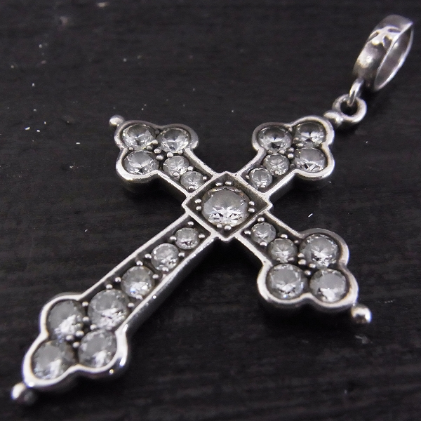 実際に弊社で買取させて頂いたLoree Rodkin/ローリーロドキン ミディアム ゴシック クロス ペンダント