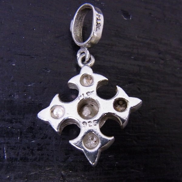 実際に弊社で買取させて頂いたLoree Rodkin/ローリーロドキン ファンシークロス チャームの画像 1枚目