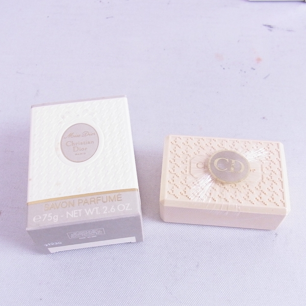 実際に弊社で買取させて頂いたChristian Dior/クリスチャンディオール リップグロス/アイシャドウ/コットン他 9点SETの画像 3枚目