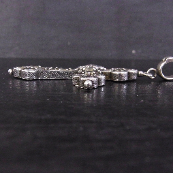 実際に弊社で買取させて頂いた【ギャラ】Loree Rodkin/ローリーロドキン ラージ ゴシック クロス ペンダントの画像 5枚目