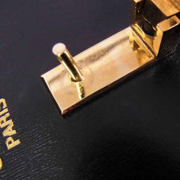 実際に弊社で買取させて頂いたCELINE/セリーヌ カーフレザー ヴィンテージ ショルダーバッグの画像 7枚目