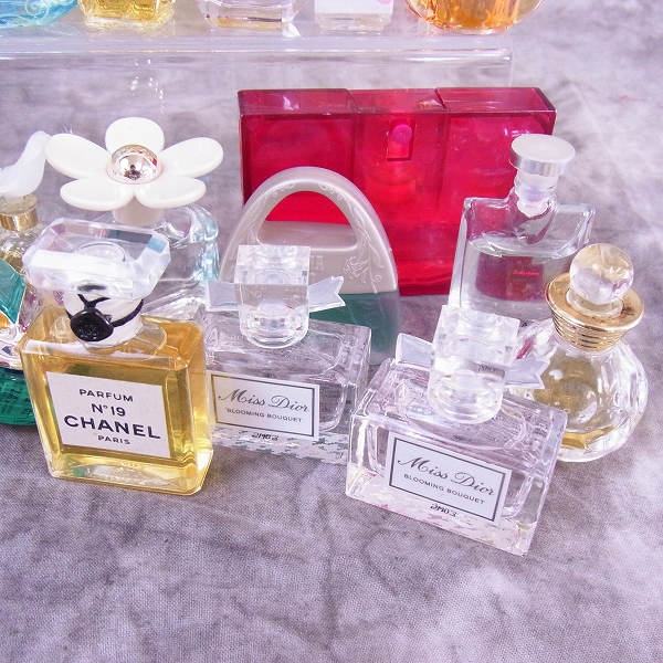 実際に弊社で買取させて頂いたDior/CHANEL/BVLGARI 等 香水/フレグランス ミニボトル 50点↑SETの画像 1枚目