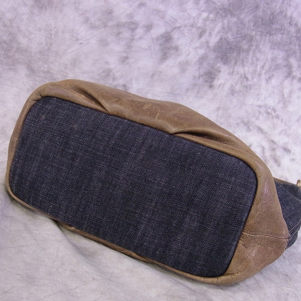 実際に弊社で買取させて頂いたBURBERRY BLUE LABEL/バーバリー レザー×デニム トートバッグの画像 3枚目
