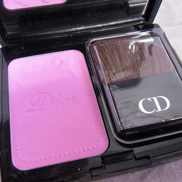 実際に弊社で買取させて頂いたChristian Dior/クリスチャンディオール アイシャドウ/チーク/口紅等 コスメ 6点セットの画像 2枚目