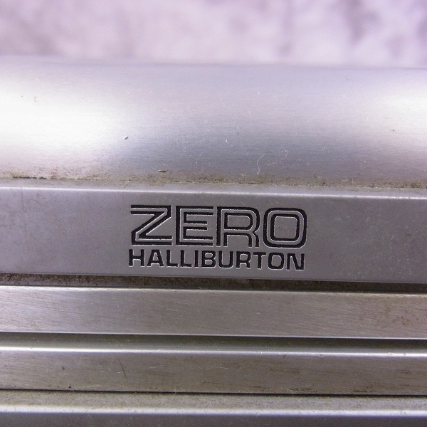 実際に弊社で買取させて頂いたZERO HALLIBURTON/ゼロハリバートン  アタッシュケース 9405215 SL-SERIES CSE3-PB Small Attache Blueの画像 5枚目