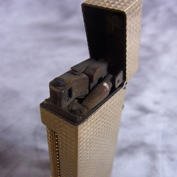 実際に弊社で買取させて頂いたdunhill/ダンヒル ローラー ガスライター ダイヤモンドヘッド ゴールドの画像 3枚目