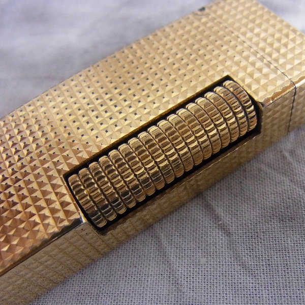 実際に弊社で買取させて頂いたdunhill/ダンヒル ローラー ガスライター ダイヤモンドヘッド ゴールドの画像 4枚目