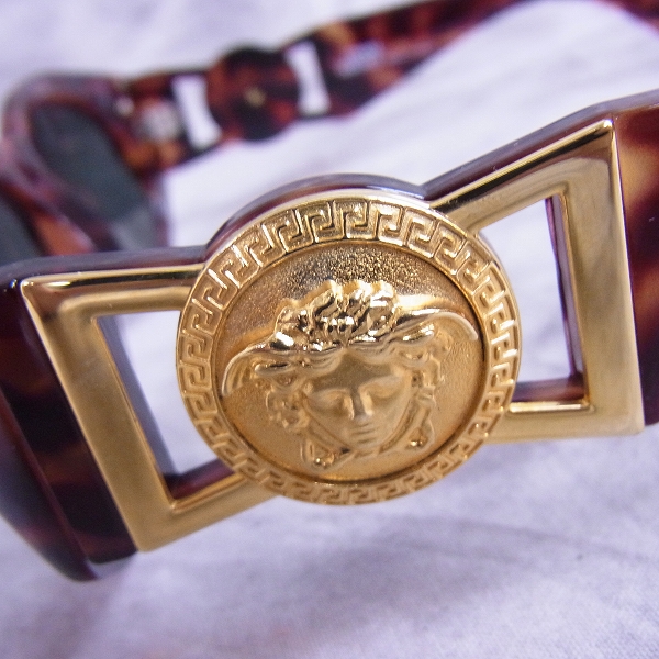 実際に弊社で買取させて頂いたGIANNI VERSACE サングラス ヴェルサーチ  MOD 424  COL 869 OD の画像 5枚目