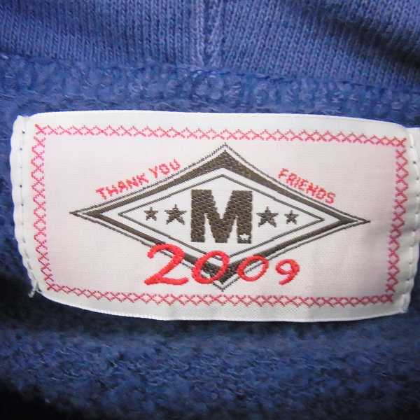 実際に弊社で買取させて頂いたM/エム thank you friends 刺繍 フード ジップアップ パーカー Lの画像 2枚目