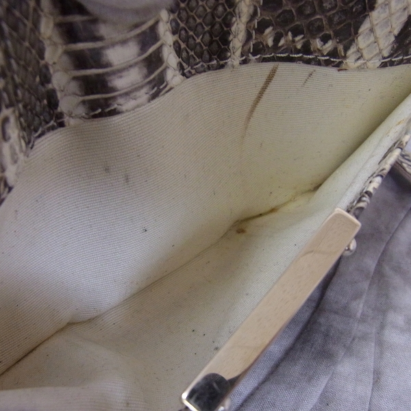 実際に弊社で買取させて頂いたJIMMY CHOO/ジミーチュウ パイソン ラウンドファスナー 長財布の画像 7枚目