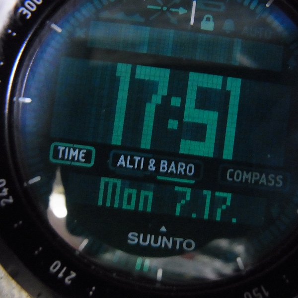 実際に弊社で買取させて頂いたSUUNTO/スント CORE ALL BLACK/コア オールブラック SS014279010の画像 5枚目