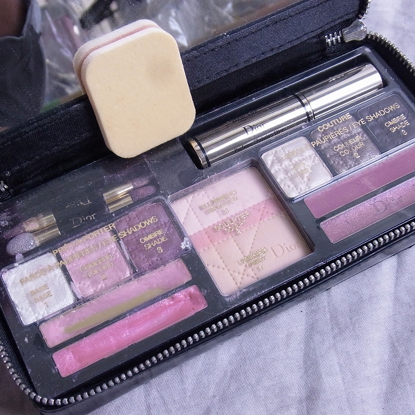 実際に弊社で買取させて頂いたChristian Dior/クリスチャンディオール フェイスパウダー/アイシャドウ/口紅等 コスメ 10点SETの画像 1枚目