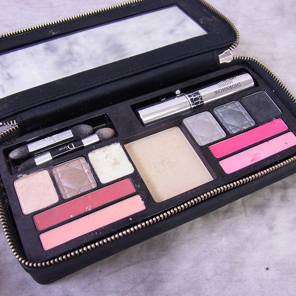 実際に弊社で買取させて頂いたChristian Dior/クリスチャンディオール ファンデ/メイクパレット/アイシャドウ等 コスメ 5点セットの画像 6枚目