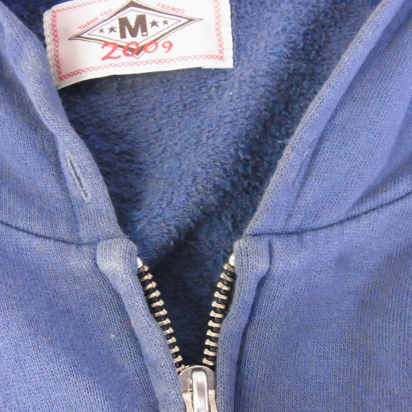 実際に弊社で買取させて頂いたM/エム thank you friends 刺繍 フード ジップアップ パーカー Lの画像 4枚目