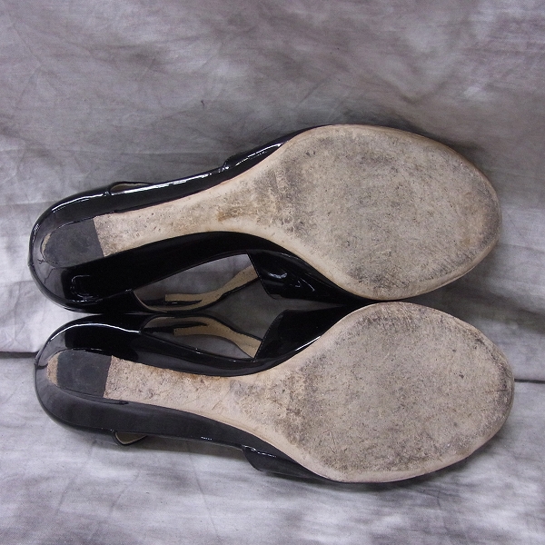 実際に弊社で買取させて頂いたJIMMY CHOO ジミーチュウ エナメル オープントゥパンプス 黒 サイズ36の画像 2枚目