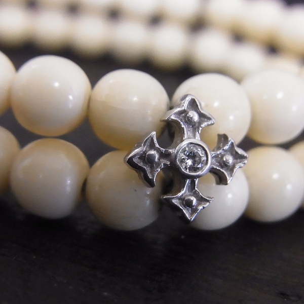 実際に弊社で買取させて頂いたLoree Rodkin/ローリーロドキン ビーズブレスレットw/4ダイヤ クロスチャーム/18KWGの画像 1枚目