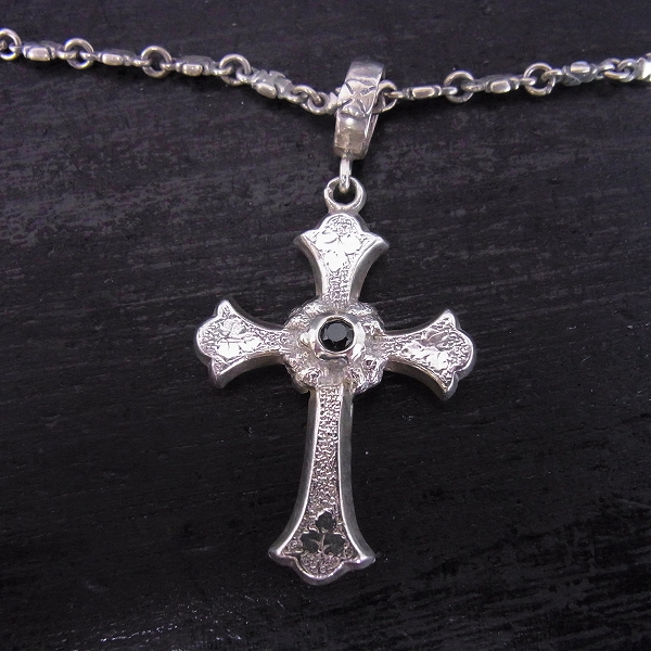 実際に弊社で買取させて頂いたLoree Rodkin/ローリーロドキン アンティークリーフクロスペンダント/クロスチェーン ネックレスの画像 1枚目