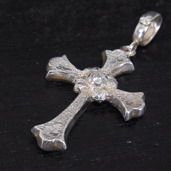 実際に弊社で買取させて頂いたloreeRodkin/ローリーロドキン アンティークリーフクロスペンダント/SV925
