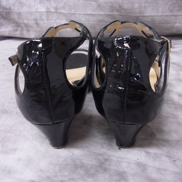 実際に弊社で買取させて頂いたJIMMY CHOO ジミーチュウ エナメル オープントゥパンプス 黒 サイズ36の画像 1枚目