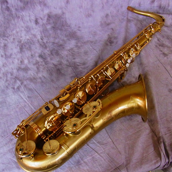 実際に弊社で買取させて頂いた★H.SELMER/セルマー テナーサックス SA80-Ⅱ サテン 彫刻有 ハードケース付の画像 1枚目