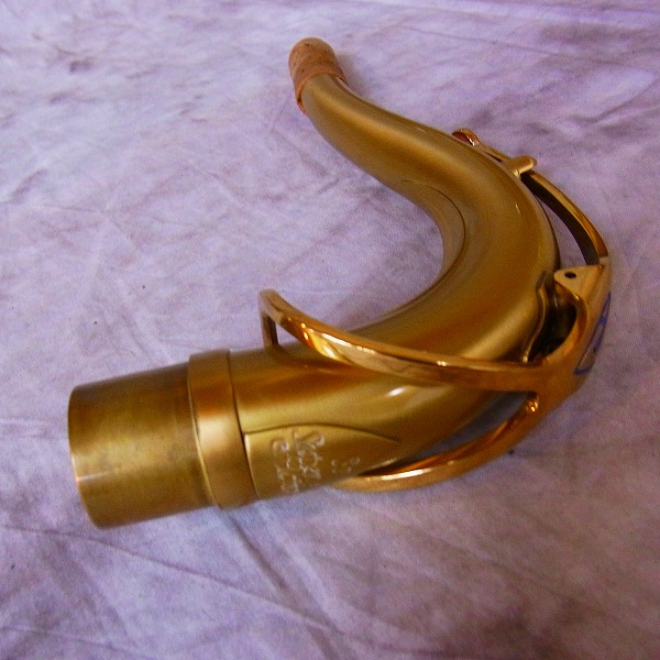 実際に弊社で買取させて頂いた★H.SELMER/セルマー テナーサックス SA80-Ⅱ サテン 彫刻有 ハードケース付の画像 8枚目