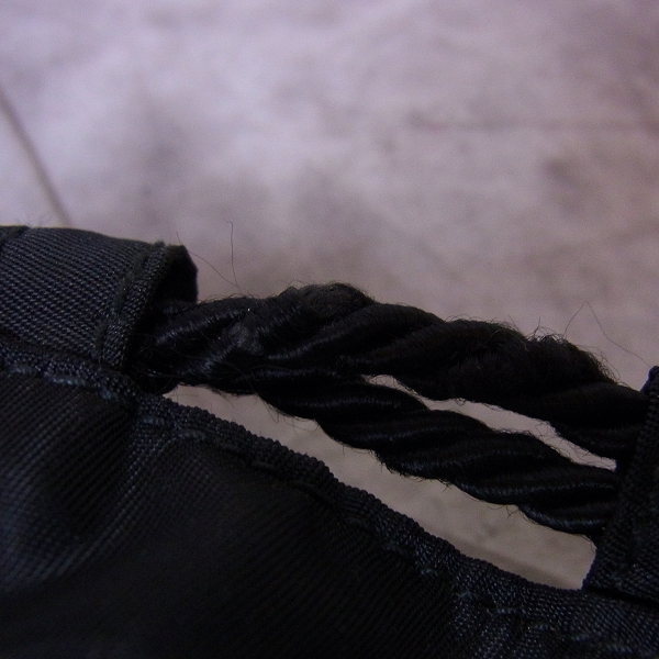 PRADA 刺繍　巾着 爆買い，低価 PRADA ベロア刺繍巾着