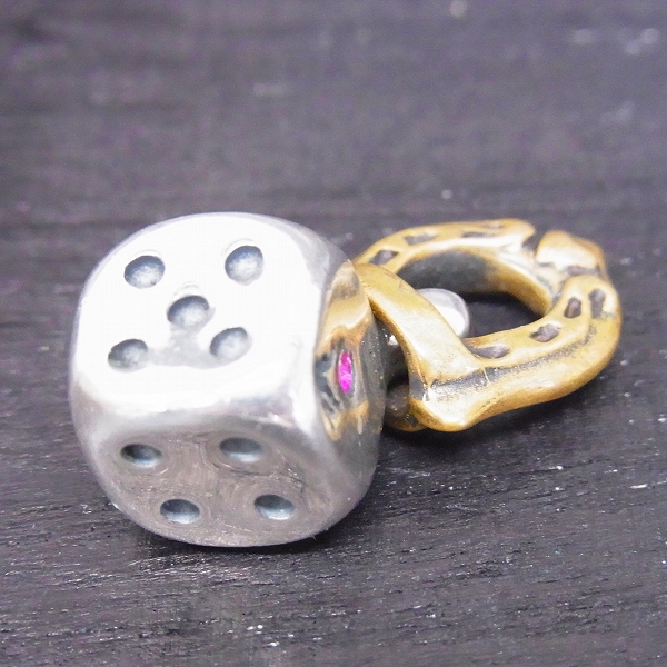 実際に弊社で買取させて頂いたgalcia/ガルシア ダイスネックレス DICE S.RUBY Brass/925