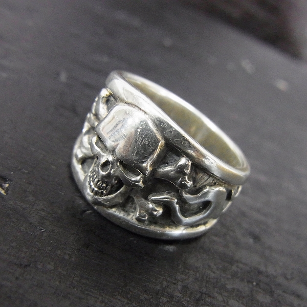 実際に弊社で買取させて頂いたCRAZY PIG/クレイジーピッグ スカルクロスボーンリング/15号 SV925