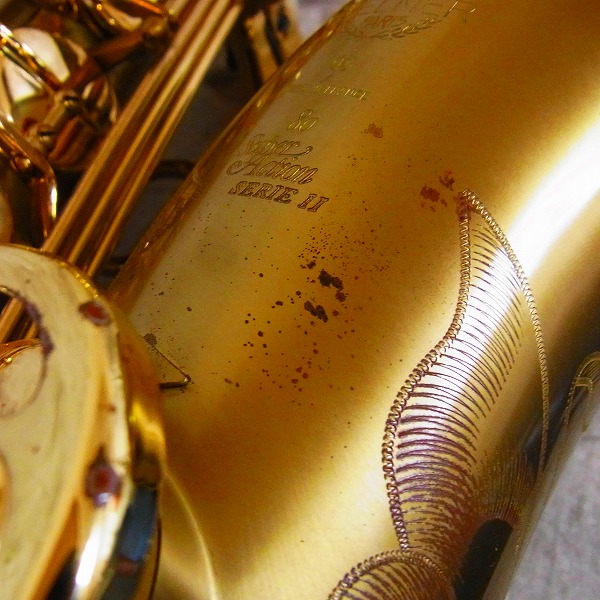 実際に弊社で買取させて頂いた★H.SELMER/セルマー テナーサックス SA80-Ⅱ サテン 彫刻有 ハードケース付の画像 7枚目