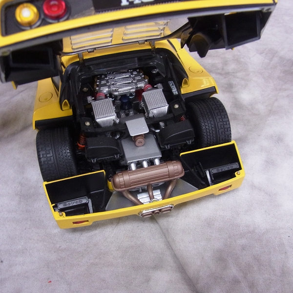 実際に弊社で買取させて頂いたKYOSHO/京商 FERRARI/フェラーリ F40 1:18 ミニカーの画像 6枚目