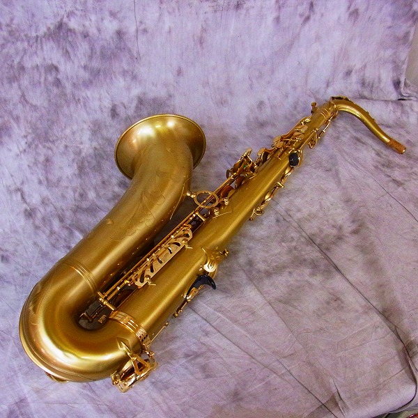 実際に弊社で買取させて頂いた★H.SELMER/セルマー テナーサックス SA80-Ⅱ サテン 彫刻有 ハードケース付の画像 2枚目