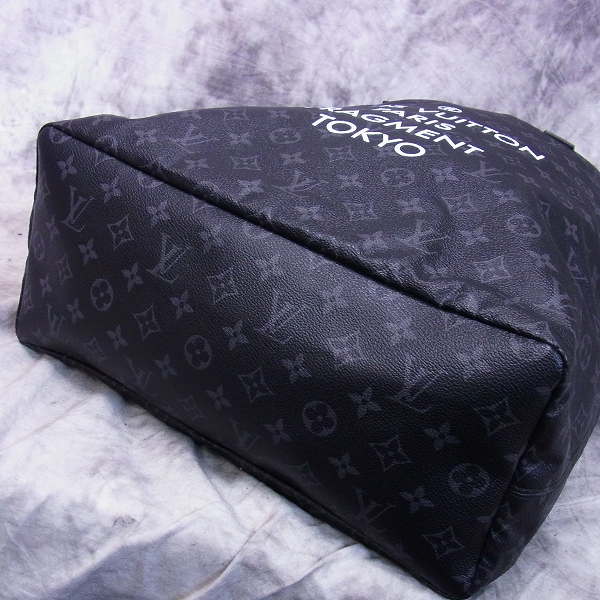 実際に弊社で買取させて頂いたLouis Vuitton×fragment design 2017 TOTE BAG モノグラム ECLIPSEトート/M4317の画像 3枚目