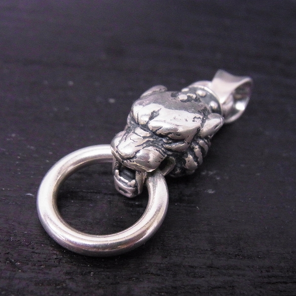 実際に弊社で買取させて頂いたTRAVIS WALKER/トラヴィスワーカー セイバートゥースペンダント