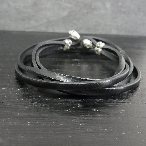 実際に弊社で買取させて頂いたDEAL DESIGN/ディールデザイン スカル付レザーブレスレットの画像 2枚目