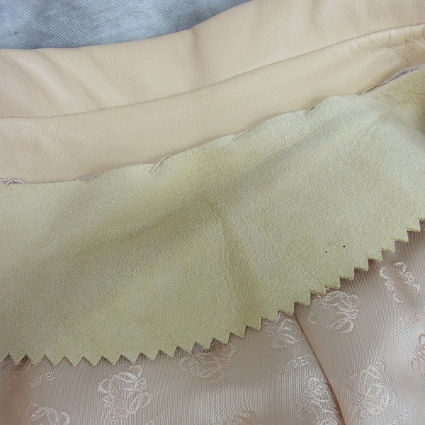 実際に弊社で買取させて頂いたLOEWE/ロエベ ラムスキン 2B テーラードジャケット 42の画像 2枚目