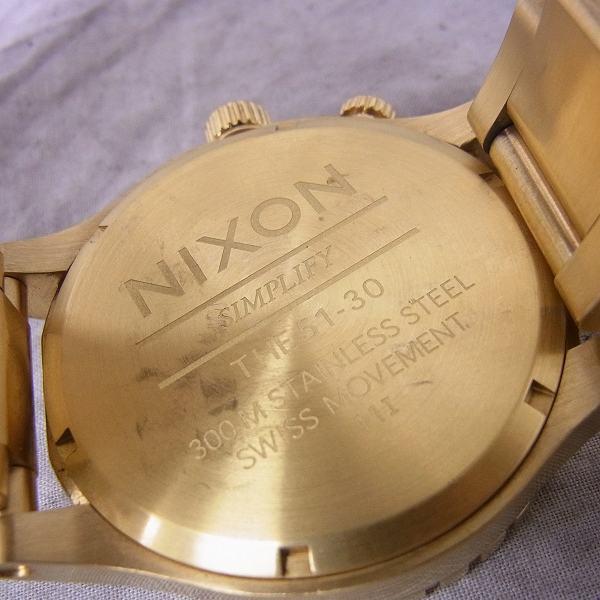 実際に弊社で買取させて頂いたNIXON/ニクソン 51-30 オールゴールド  クロノグラフ 腕時計[作動未確認]の画像 3枚目